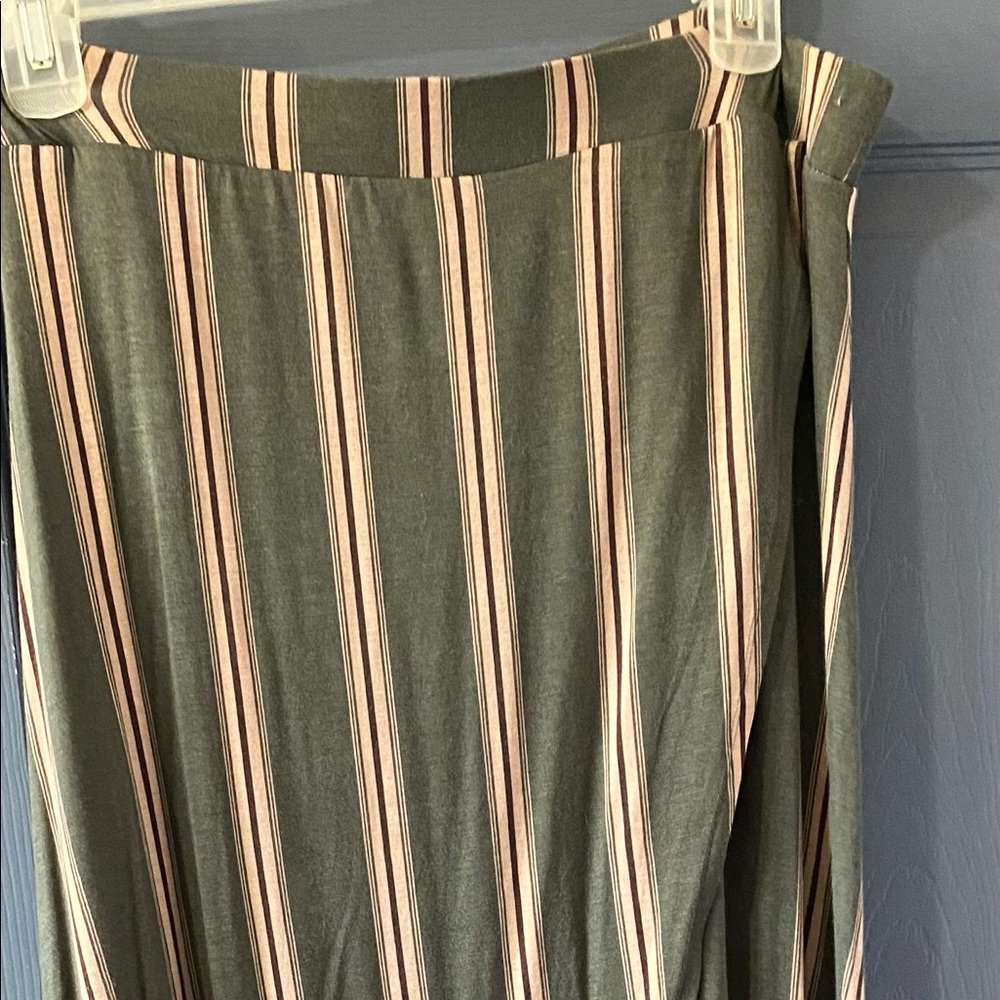Charlotte Russe Maxi skirt
